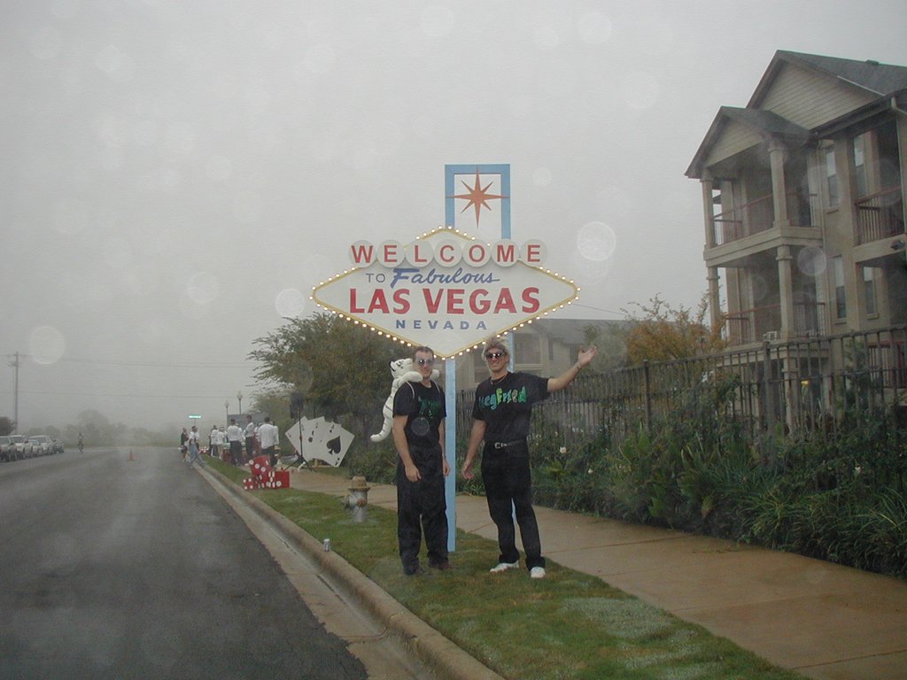 2004-11-21-Motive-Bison-Stampede-09-Welcome-to-Las-Vegas-Siegfried-Roy.JPG