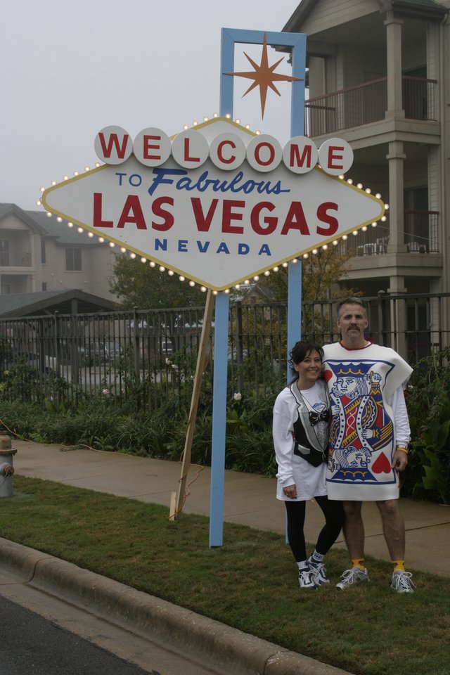 2004-11-21-Motive-Bison-Stampede-24-Welcome-to-Las-Vegas-Joe-Sheri.JPG