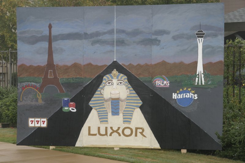 2004/11(November)/Motive-Bison-Stampede/800x600_2004-11-21-Motive-Bison-Stampede-21-Luxor.JPG