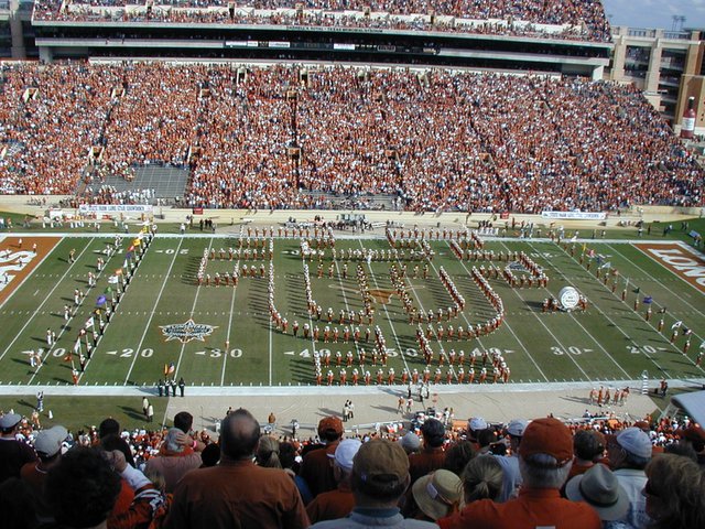 2004/11(November)/TAMU-game/2004-11-26-UT-tamu-1.JPG
