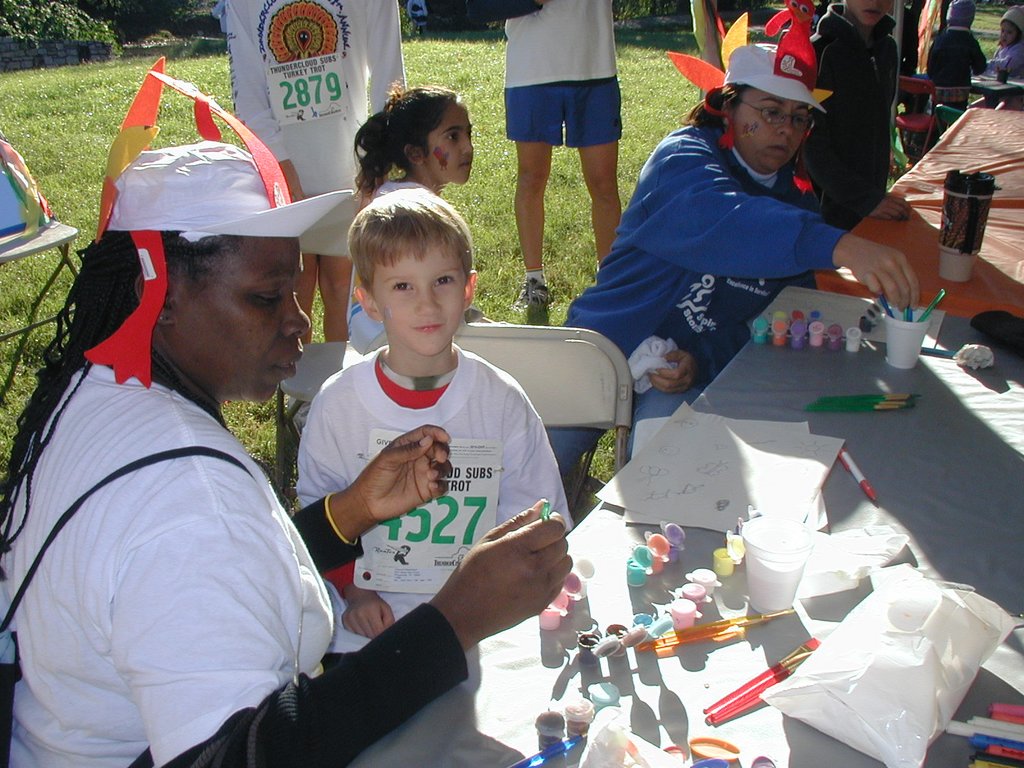 2004/11(November)/Thanksgiving/1024x768_2004-11-25-Thanksgiving-Turkey-Trot-07-Chance.JPG