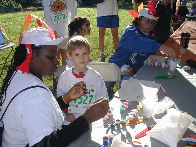 2004/11(November)/Thanksgiving/640x480_2004-11-25-Thanksgiving-Turkey-Trot-07-Chance.JPG