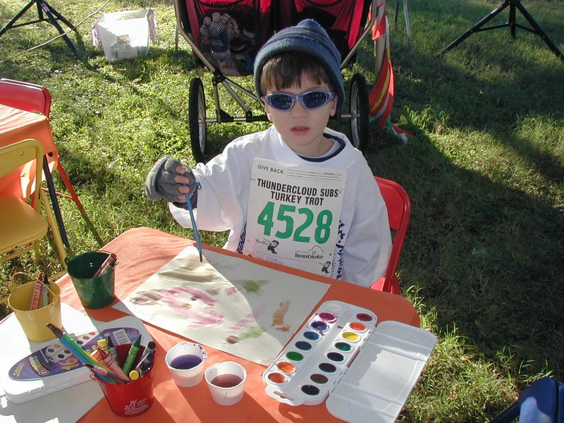 2004/11(November)/Thanksgiving/800x600_2004-11-25-Thanksgiving-Turkey-Trot-04-Dax.JPG