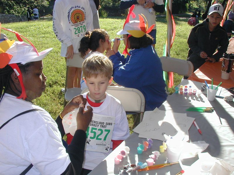 2004/11(November)/Thanksgiving/800x600_2004-11-25-Thanksgiving-Turkey-Trot-06-Chance.JPG