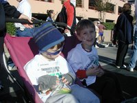 2004-11-25-Thanksgiving-Turkey-Trot-12-Dax-Chance.JPG