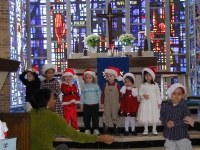 2004/12(December)/Christmas/2004-12-15-Christmas-program-1-Dax.JPG