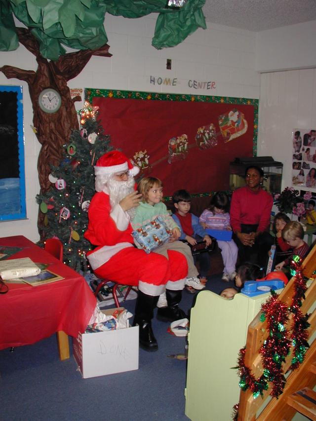 2004/12(December)/Christmas/640x480_2004-12-16-Christmas-Party-06-Dax.JPG