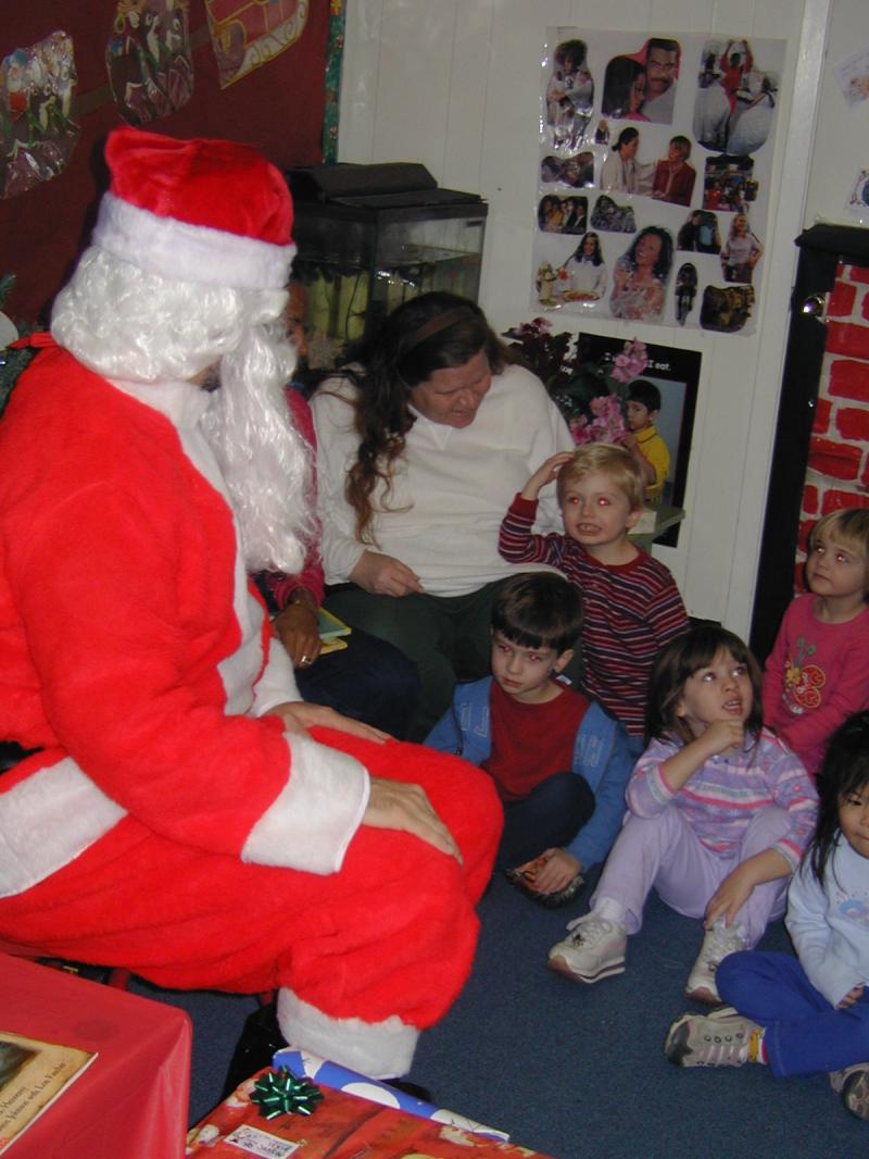 2004/12(December)/Christmas/800x600_2004-12-16-Christmas-Party-01-Dax.JPG