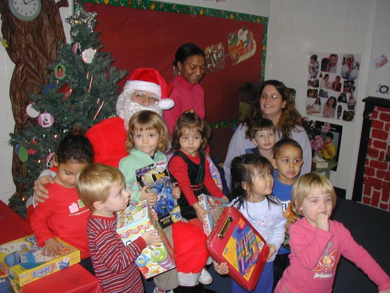 2004/12(December)/Christmas/800x600_2004-12-16-Christmas-Party-07-Dax.JPG