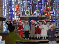 2004-12-15-Christmas-program-1-Dax.JPG
