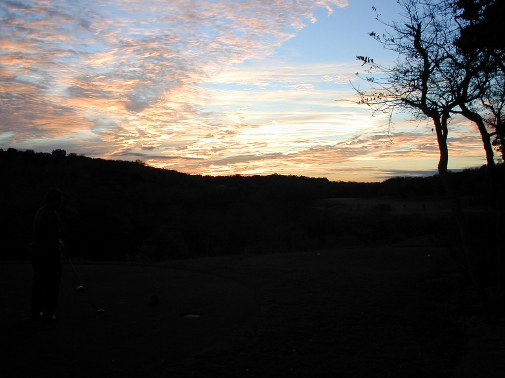 2004/12(December)/Golf/1024x768_2004-12-01-ISS-Barton-Creek-Golf-7-sunset.JPG