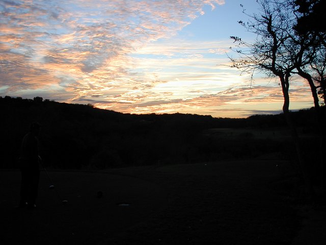 2004/12(December)/Golf/640x480_2004-12-01-ISS-Barton-Creek-Golf-7-sunset.JPG