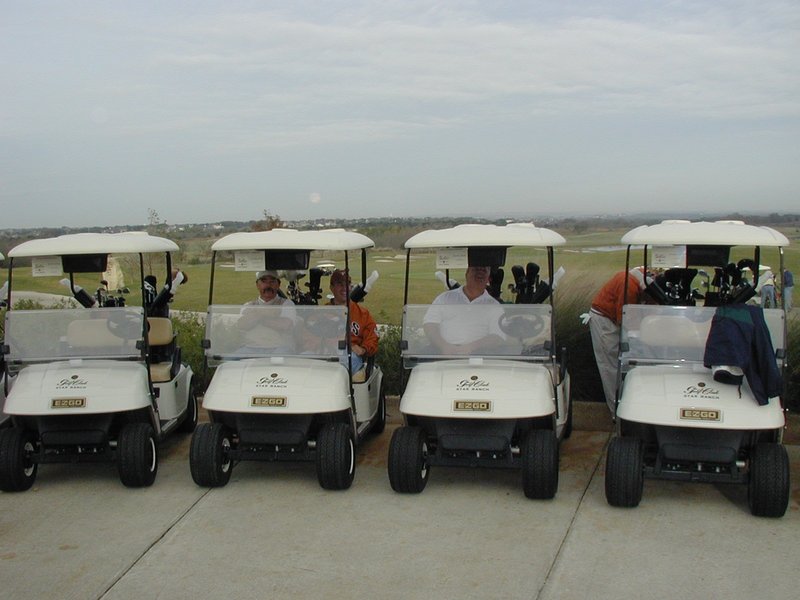 2004/12(December)/Golf/800x600_2004-12-04-Bison-Shamble-Star-Ranch-1-Ruben-Samson-Jim.JPG