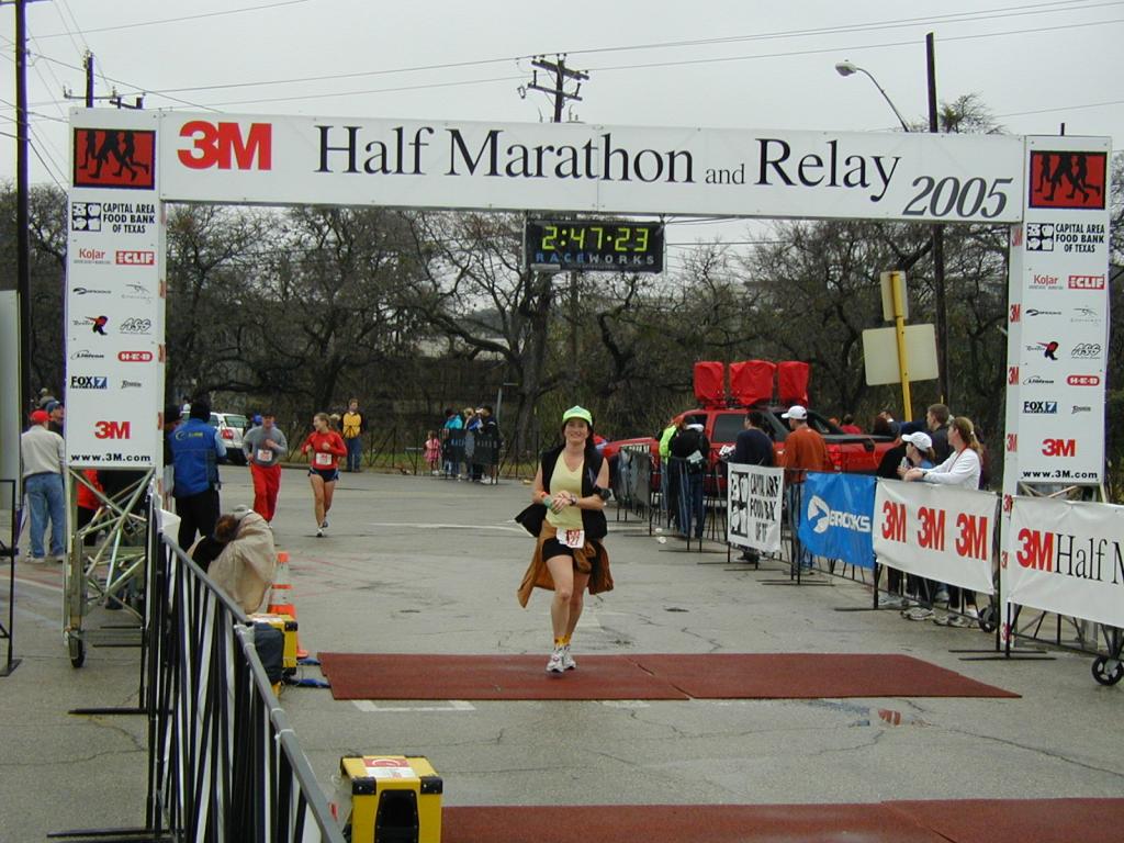 2005/01(January)/3M-Half-Marathon/1024x768_2005-01-30-3M-half-marathon-Suzi-3.JPG