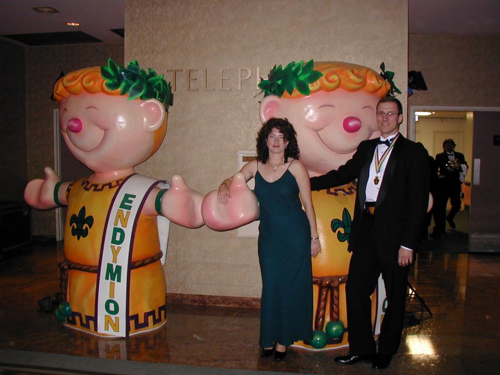 2005/01(January)/Coronation-Ball/1024x768_2005-01-08-Coronation-Ball-14-Suzi-Travis.JPG