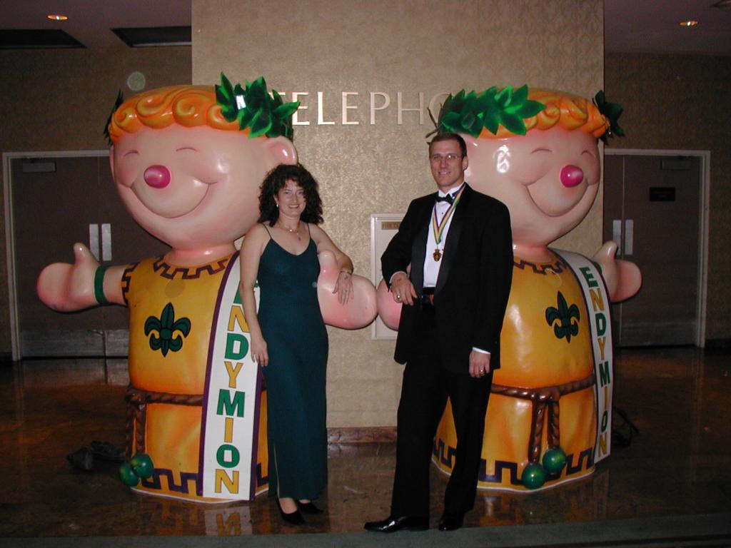 2005/01(January)/Coronation-Ball/1024x768_2005-01-08-Coronation-Ball-15-Suzi-Travis.JPG