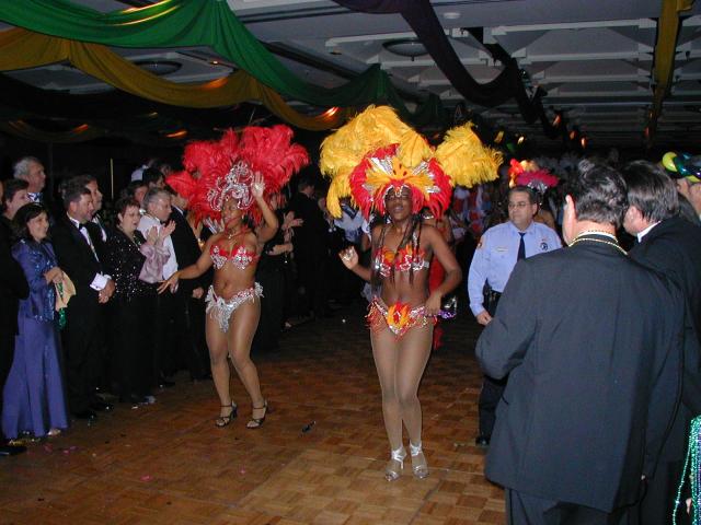 2005/01(January)/Coronation-Ball/640x480_2005-01-08-Coronation-Ball-36-Parade.JPG