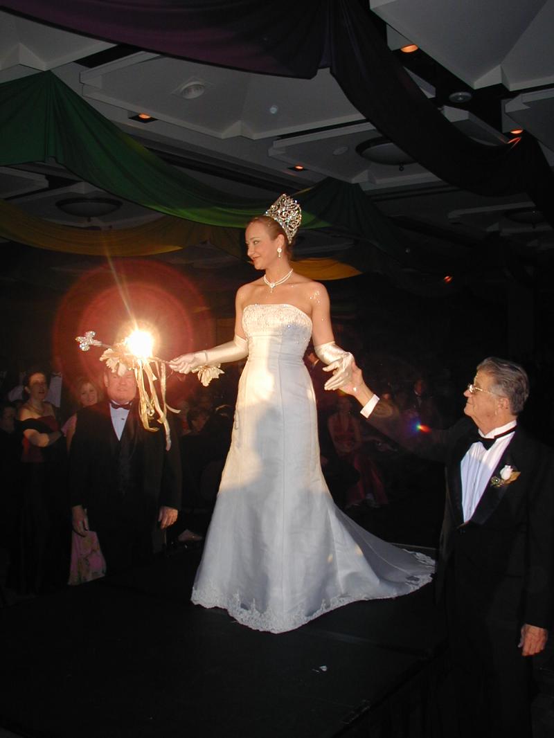 2005/01(January)/Coronation-Ball/800x600_2005-01-08-Coronation-Ball-27-Parade.JPG
