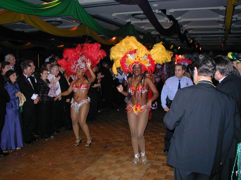 2005/01(January)/Coronation-Ball/800x600_2005-01-08-Coronation-Ball-36-Parade.JPG