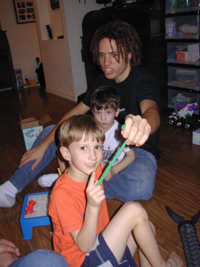 2005/01(January)/Misc/640x480_2005-01-02-Xmas-Mark-Vanessa-2-Dax-Chance.JPG