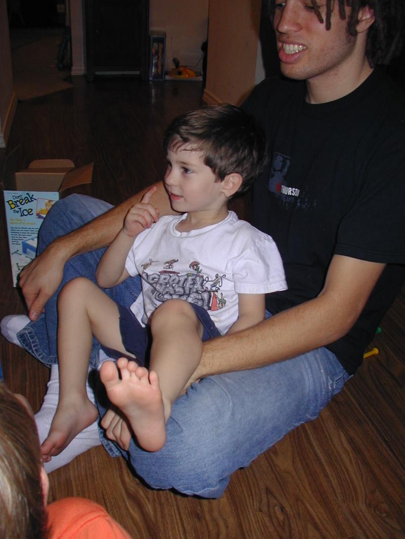 2005/01(January)/Misc/800x600_2005-01-02-Xmas-Mark-Vanessa-5-Dax.JPG