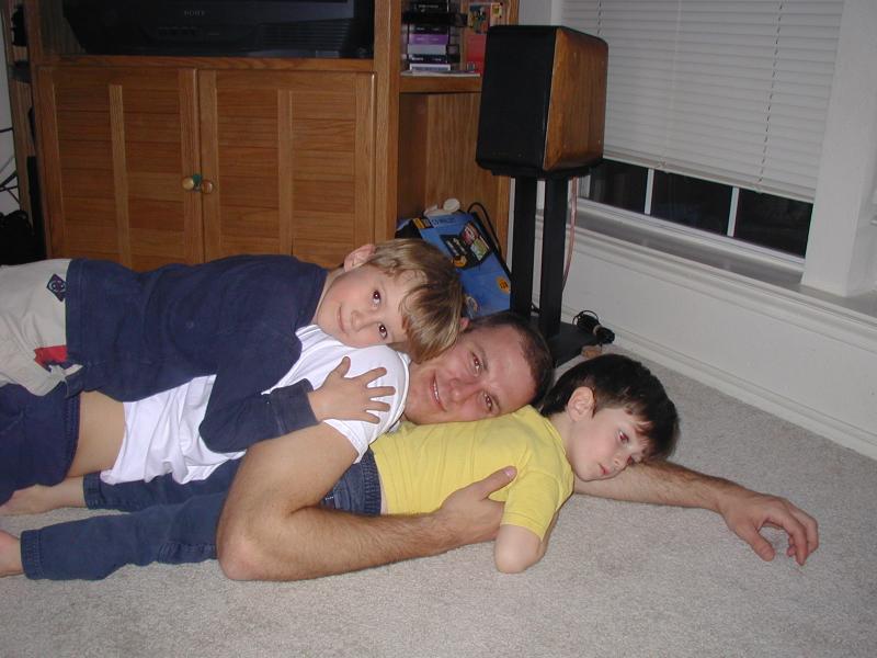 2005/01(January)/Misc/800x600_2005-01-25-wrestling-Travis-Dax-Chance-1.JPG