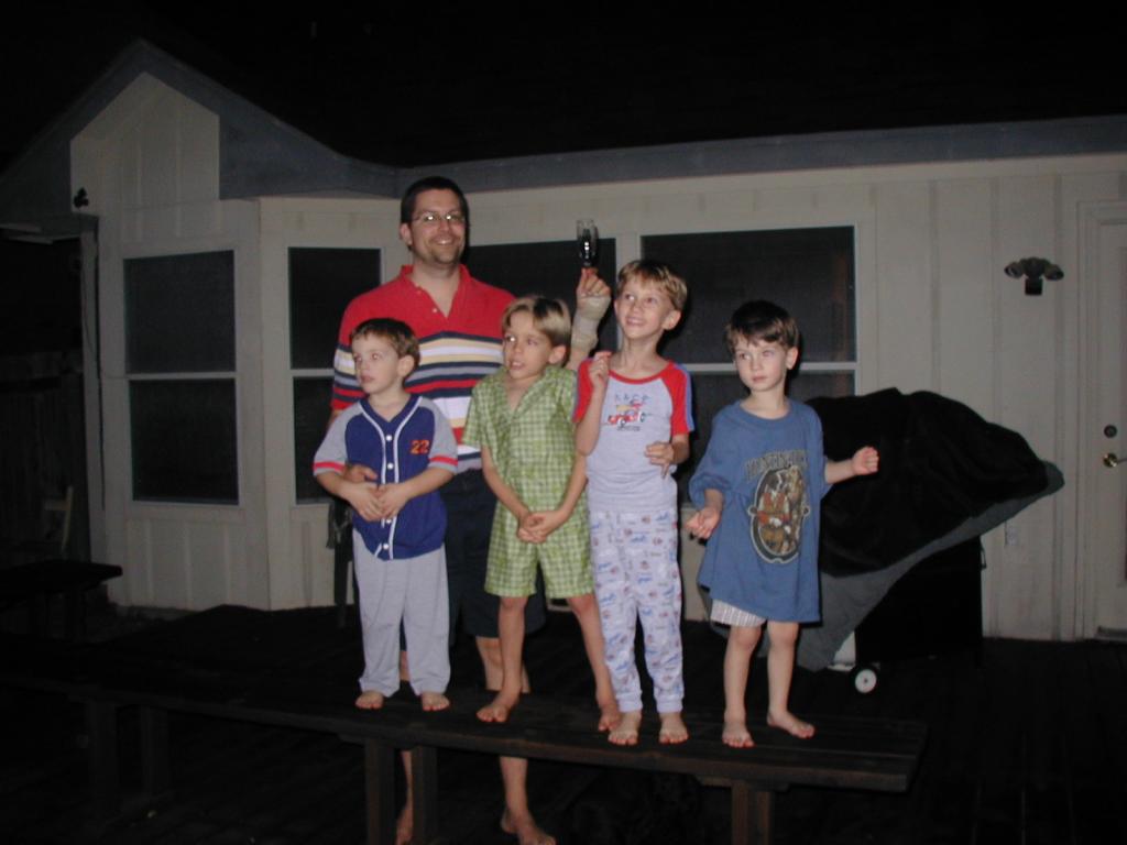2005/01(January)/New-Years/1024x768_2005-01-01-New-Years-3-Dax-Chance-Matt-Jack-Case.JPG