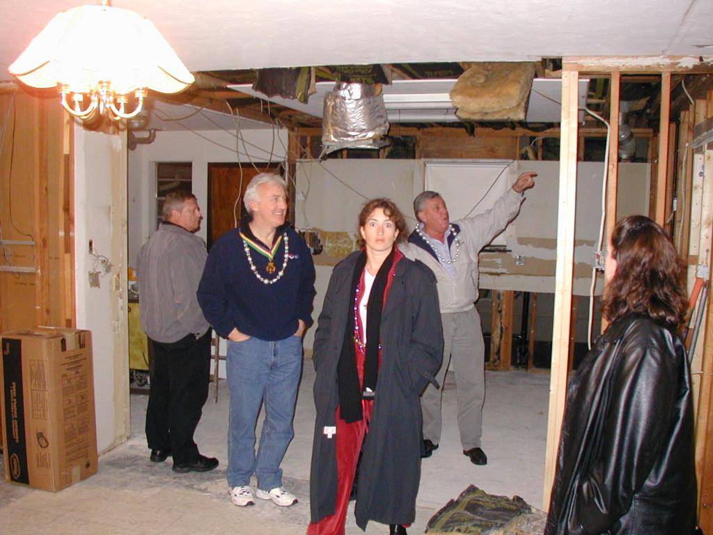 2005/02(February)/2005-Mardi-Gras/1024x768_2005-02-02-New-Orleans-04-Schroder-new-house-Jim-Mike-Suzi-Randy-Marci.JPG