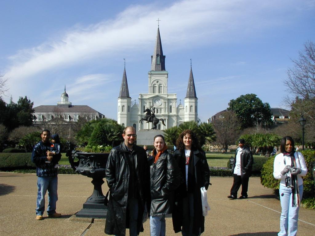 2005/02(February)/2005-Mardi-Gras/1024x768_2005-02-04-New-Orleans-09-Church-Ren-Marci-Suzi.JPG