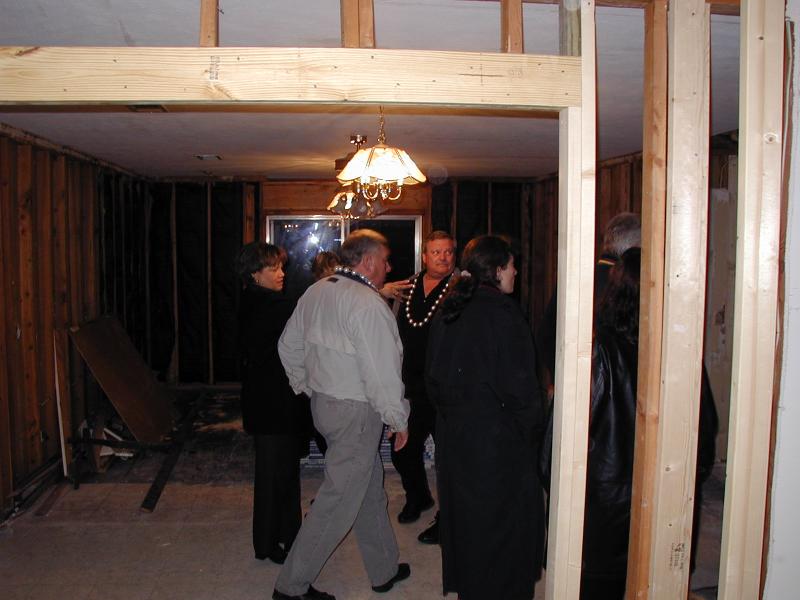 2005/02(February)/2005-Mardi-Gras/800x600_2005-02-02-New-Orleans-03-Schroder-new-house-Sybil-Randy-Jim.JPG