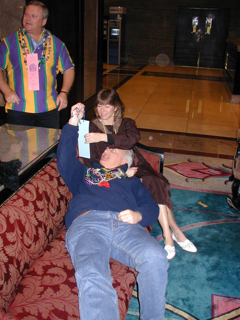 2005/02(February)/2005-Mardi-Gras/800x600_2005-02-04-New-Orleans-16-Jim-Annie-Mike.JPG