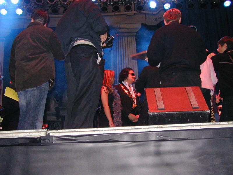 2005/02(February)/2005-Mardi-Gras/800x600_2005-02-04-New-Orleans-27-BeansNJeans-Gene-Simmons.JPG