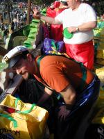 2005-02-05-Mardi-Gras-08-float-Ren-loading-beads.JPG