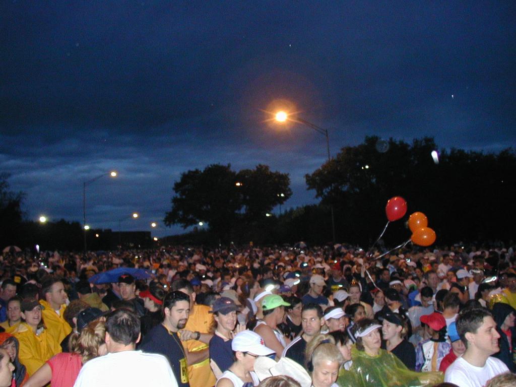 2005/02(February)/Freescale-Marathon/1024x768_2005-02-13-Freescale-Marathon-07-Crowd.JPG