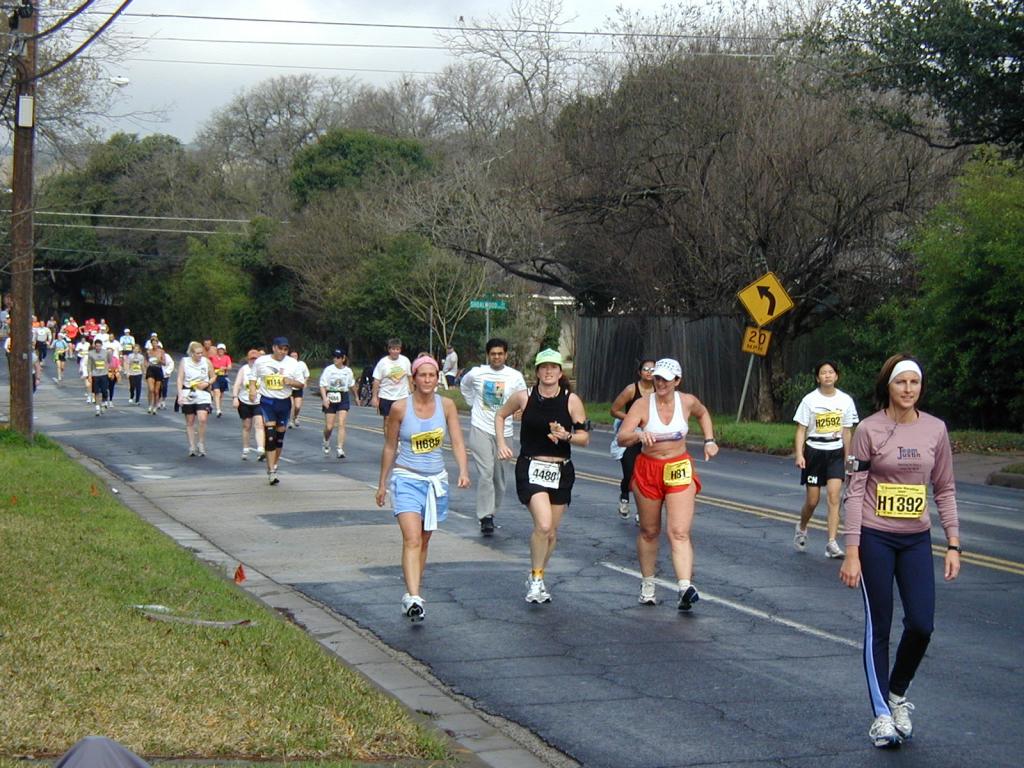 2005/02(February)/Freescale-Marathon/1024x768_2005-02-13-Freescale-Marathon-19-Suzi-mile8.JPG