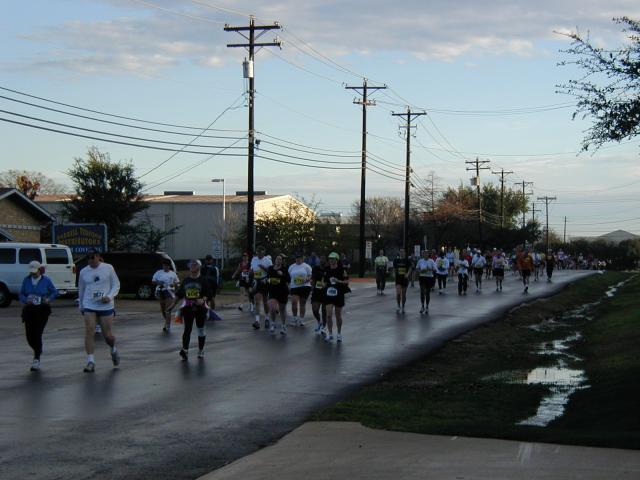 2005-02-13-Freescale-Marathon-14-Suzi-mile4.JPG