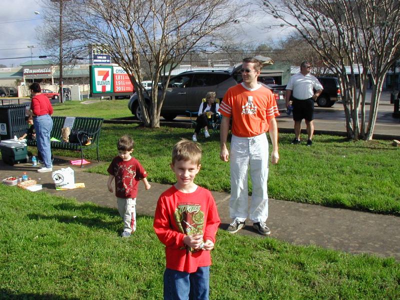 2005-02-13-Freescale-Marathon-23-Suzi-mile15-Dax-Chance-Josh-Janeen-Jim.JPG