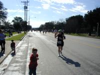 2005-02-13-Freescale-Marathon-26-Suzi-mile15-Chance-Dax.JPG