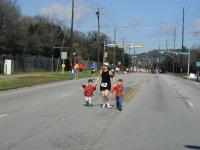 2005-02-13-Freescale-Marathon-28-Suzi-mile17-Chance-Dax.JPG
