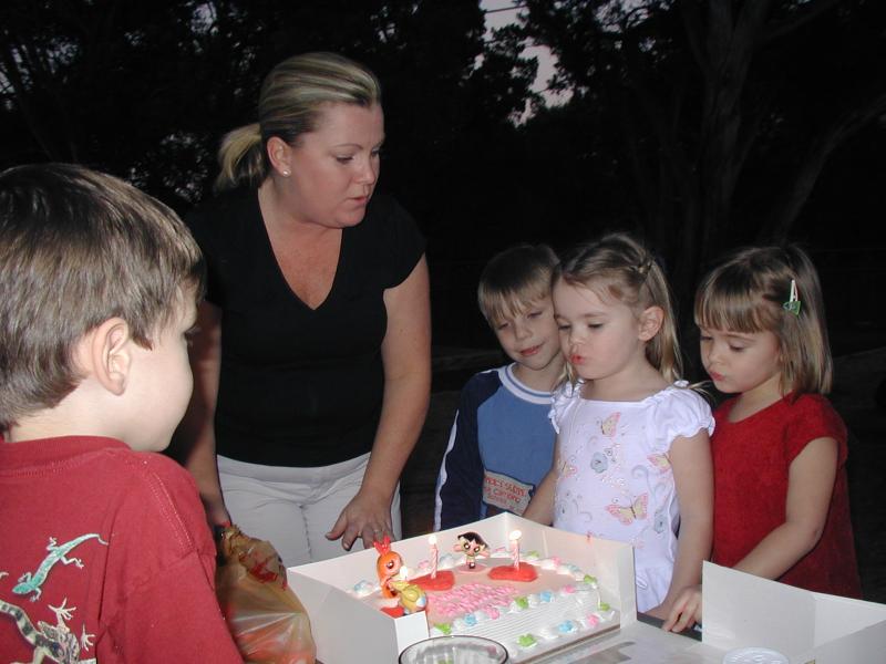 2005-02-13-Kyla-3rd-bday-03-Katie-Dax.JPG
