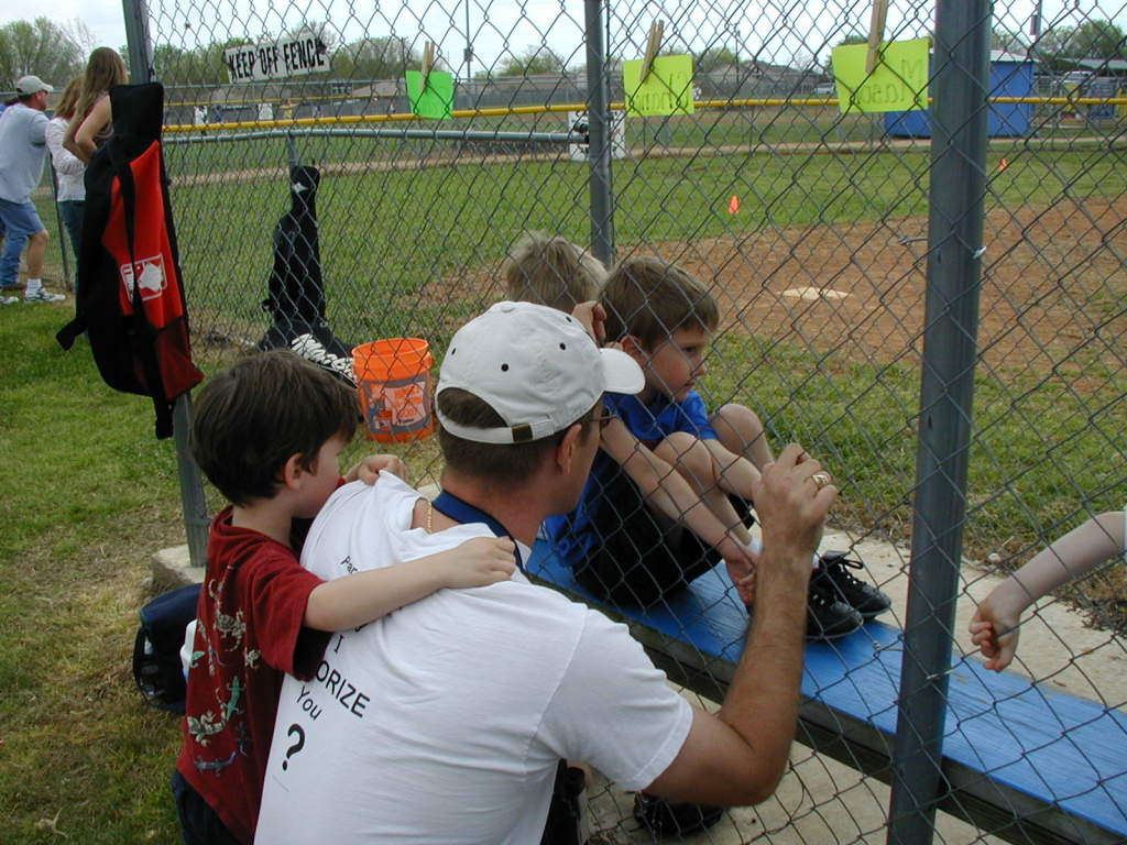 2005/03(March)/Chance-Tball/1024x768_2005-03-19-Chance-Tball-06-Dax-Travis.JPG