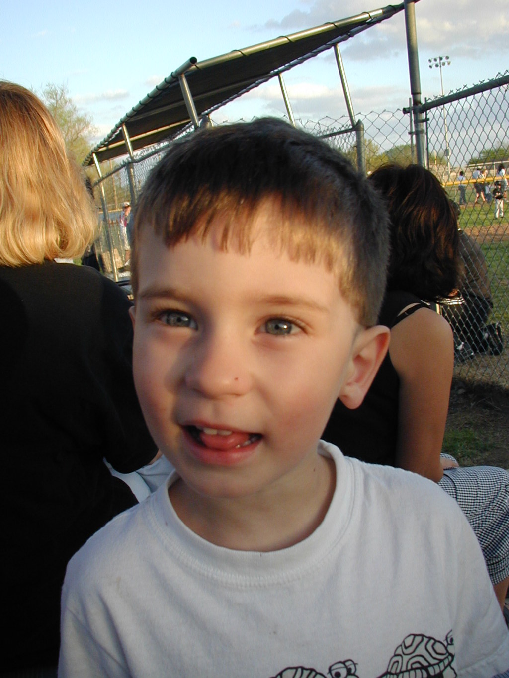 2005/03(March)/Chance-Tball/1024x768_2005-03-24-Chance-Tball-04-Dax.JPG