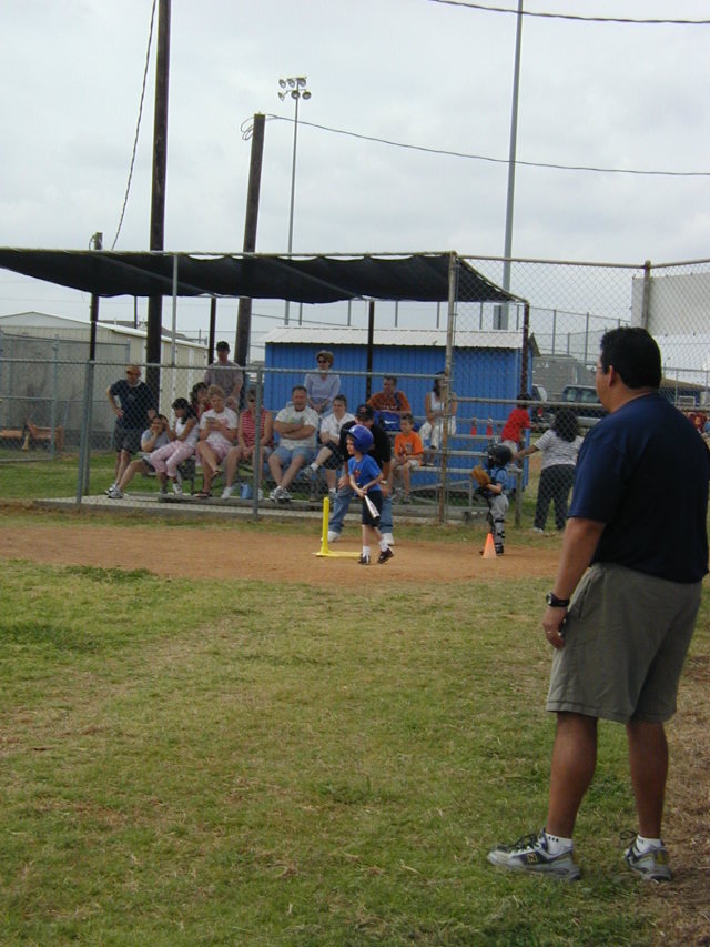 2005-03-19-Chance-Tball-14-batting.JPG