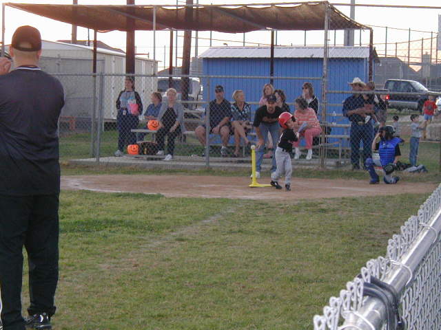 2005/03(March)/Chance-Tball/640x480_2005-03-24-Chance-Tball-06-strike1.JPG