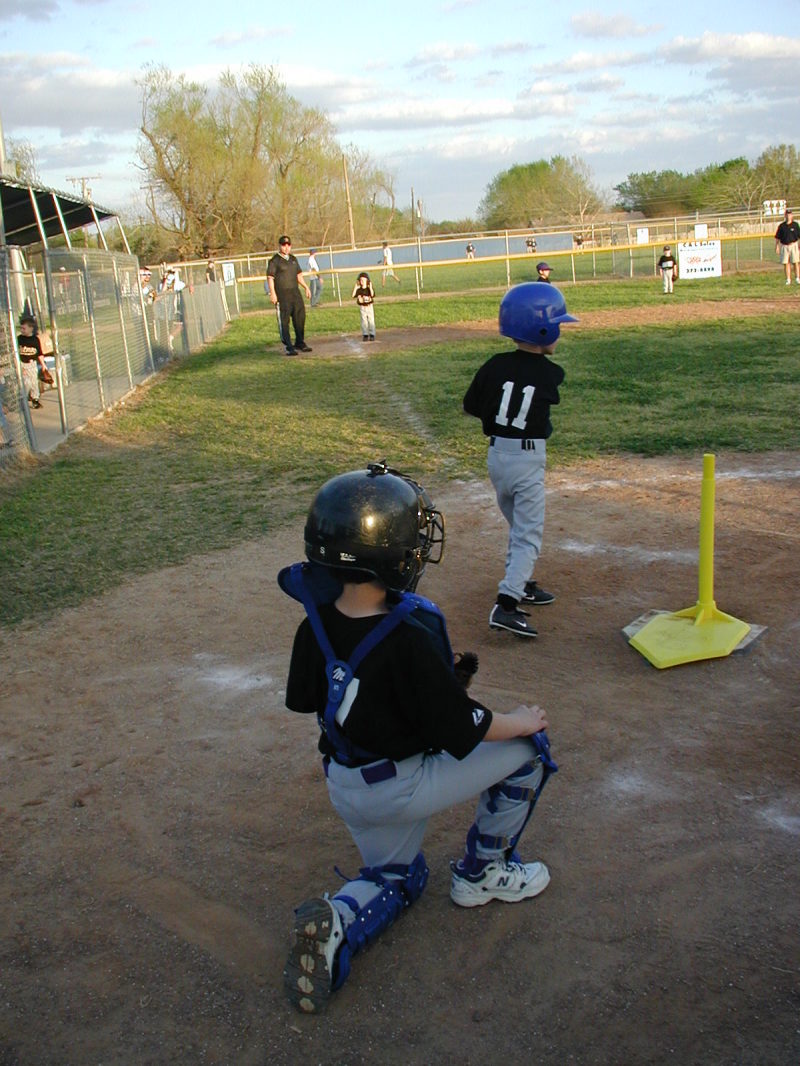 2005/03(March)/Chance-Tball/800x600_2005-03-24-Chance-Tball-02-batting.JPG
