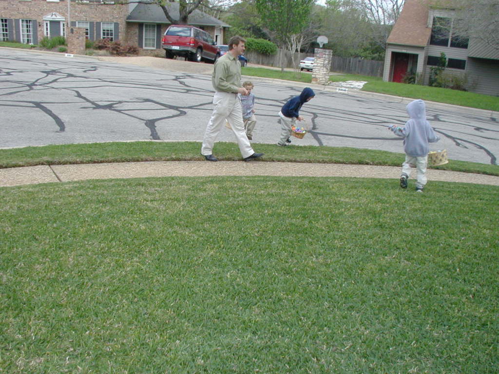 2005/03(March)/Easter/1024x768_2005-03-27-Easter-15-Justin-Vale-Chance-Dax.JPG