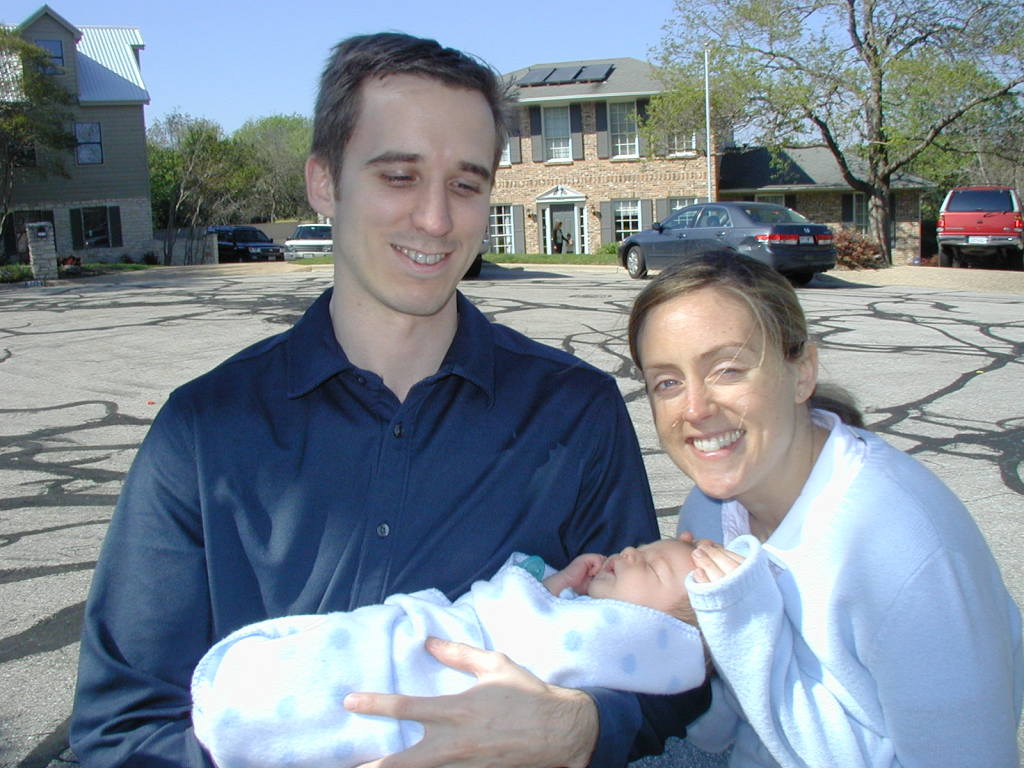 2005/03(March)/Easter/1024x768_2005-03-27-Easter-34-Josh-Ian-Heather.JPG