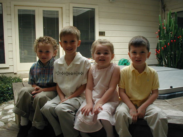 2005/03(March)/Easter/640x480_2005-03-27-Easter-03-Vale-Chance-Kyla-Dax.JPG