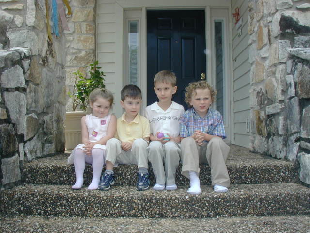 2005/03(March)/Easter/640x480_2005-03-27-Easter-12-Vale-Chance-Kyla-Dax.JPG