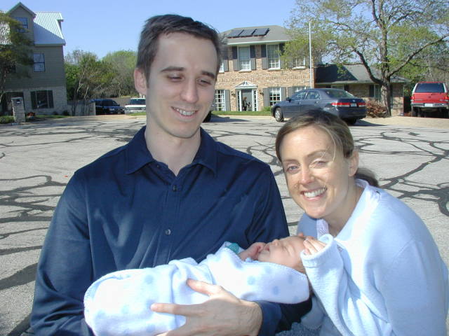 2005/03(March)/Easter/640x480_2005-03-27-Easter-34-Josh-Ian-Heather.JPG